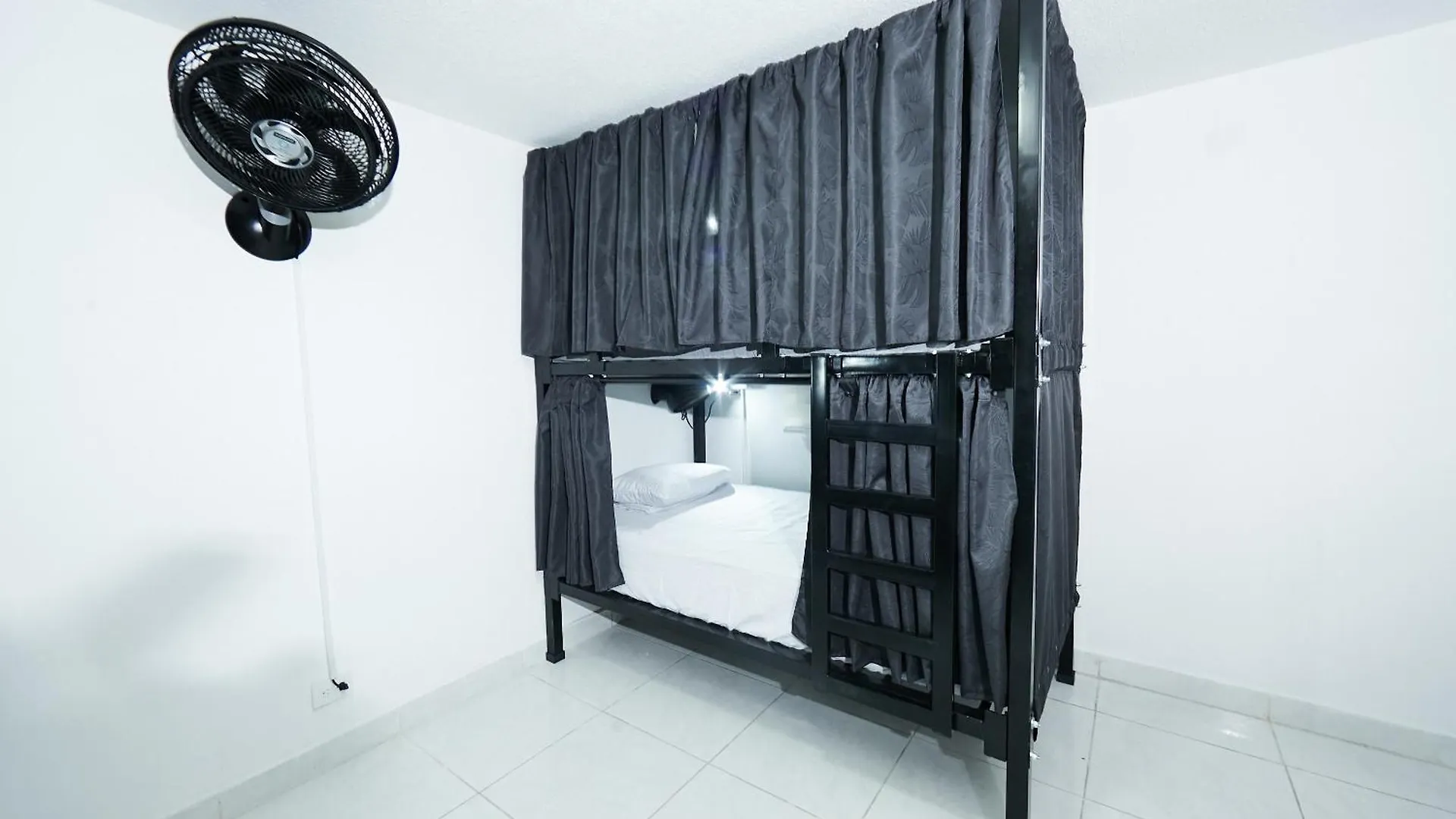 Hostal Casa Host 72 Medellín Pensión