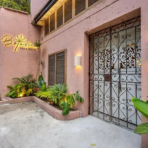 Botanica Casa Manila By Housy Host Medellín